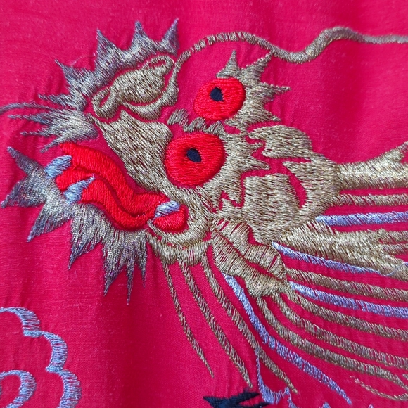 Vintage 100% Silk Robe Red Embroidered Dragons Made in Japan - Picture 5 of 9